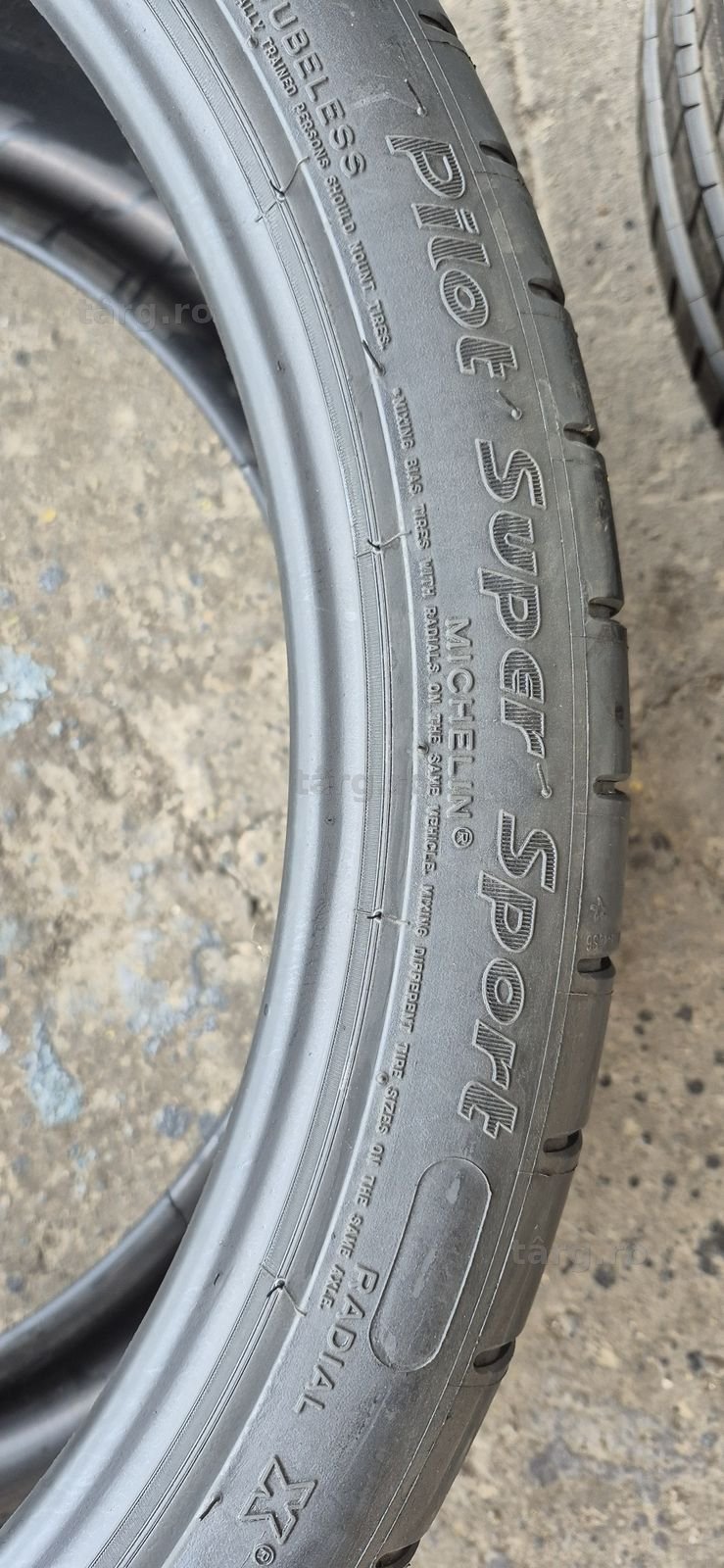 4 anvelope vara noi Michelin,fata 265/35/22,spate 295/30/22.Pretul este pe bucata. 5