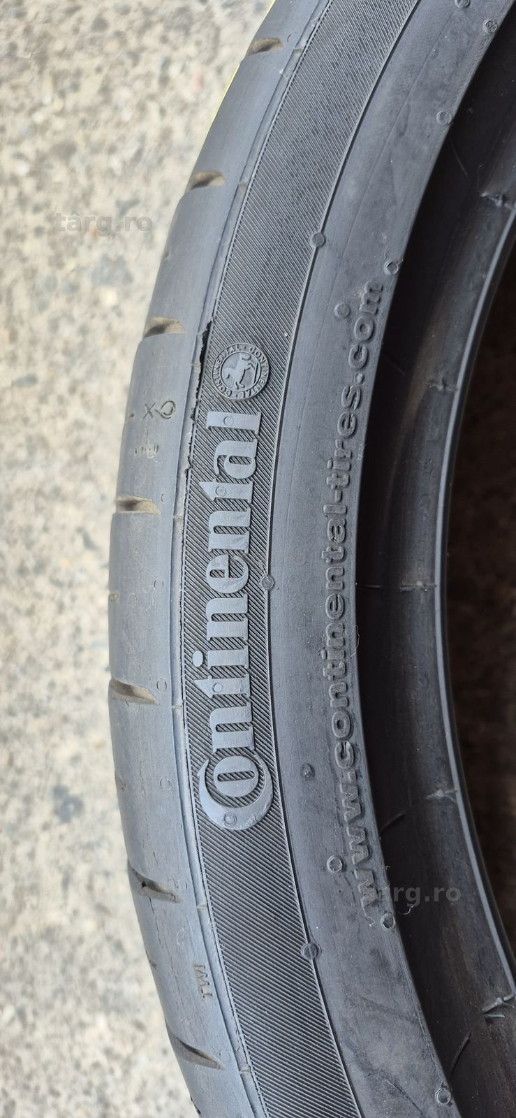 4 anvelope vara RFT  Continental,fata 225/40/18,spate 245/35/18.Pretul este pe bucata 3