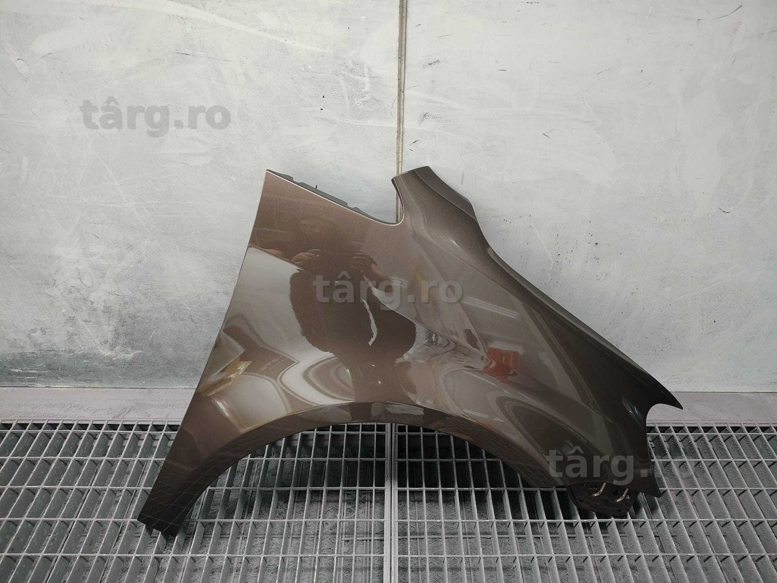 Aripa Fata Dreapta VW Touran 2007-2011 (LH8Z (Maro))