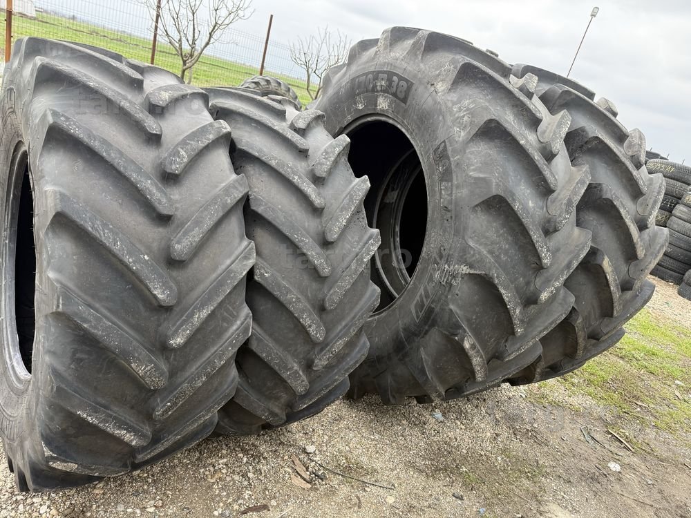 440/70r28  michelin 8