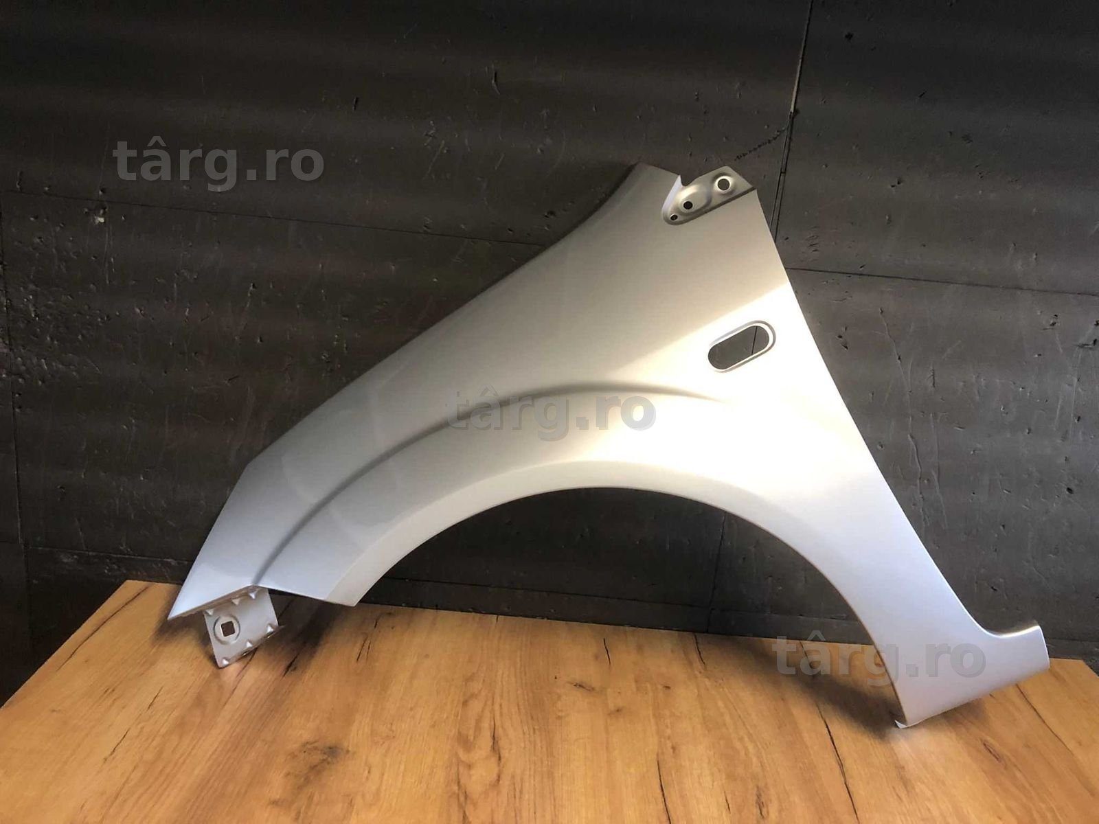 Aripa Fata Stanga Ford Fiesta 2005-2008 (MoonDust Silver (Gri))