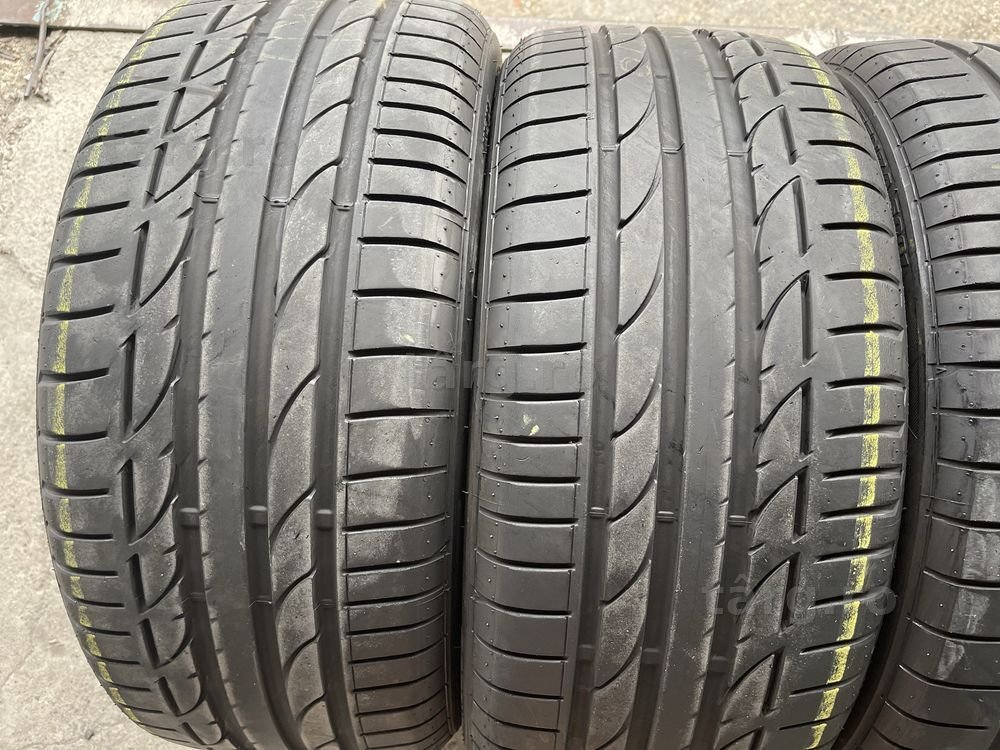 4 anvelope de vara Bridgestone 235/40/19 2
