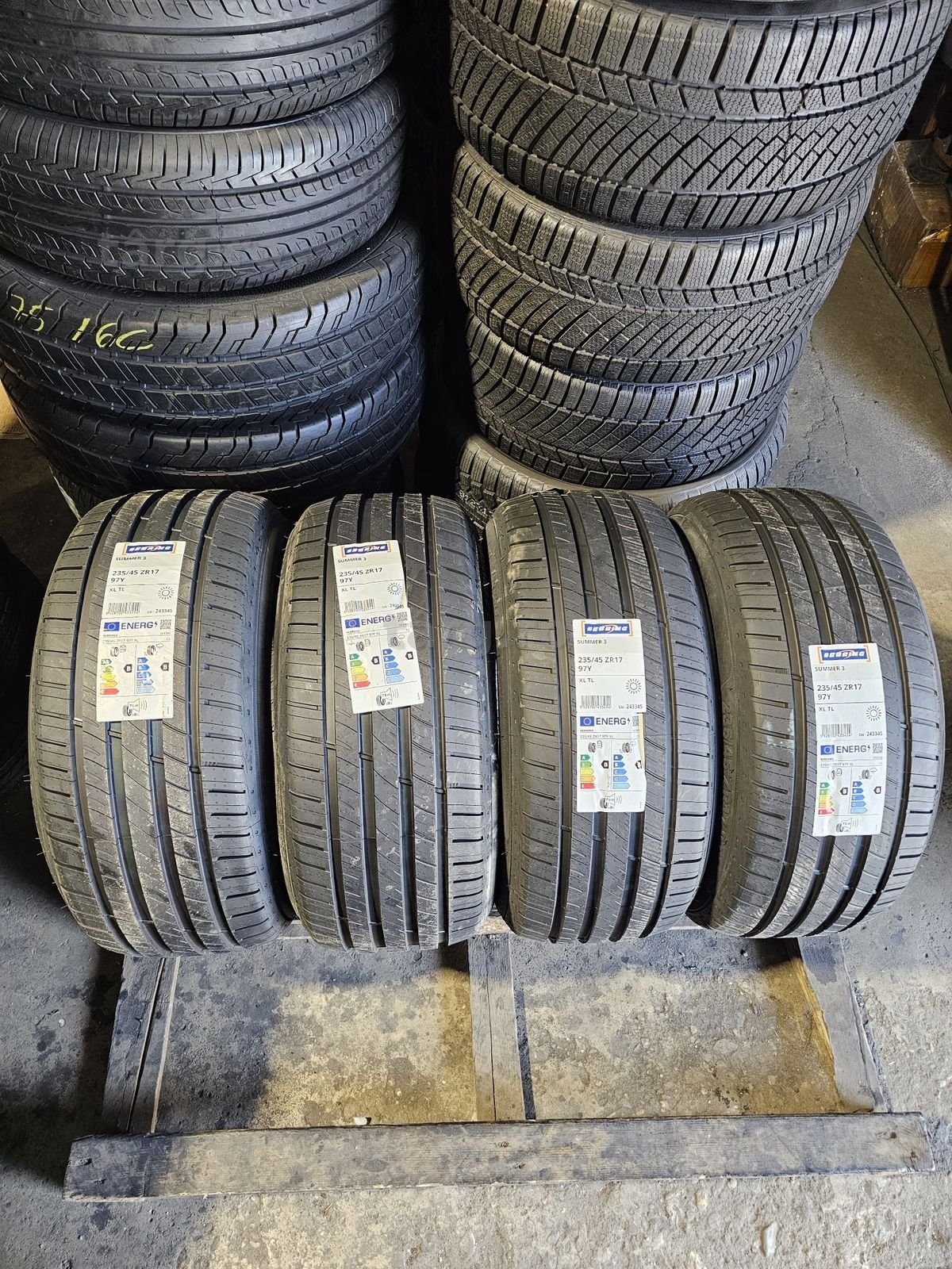 4 anvelope vara noi 235 45 17 Sebring 2026