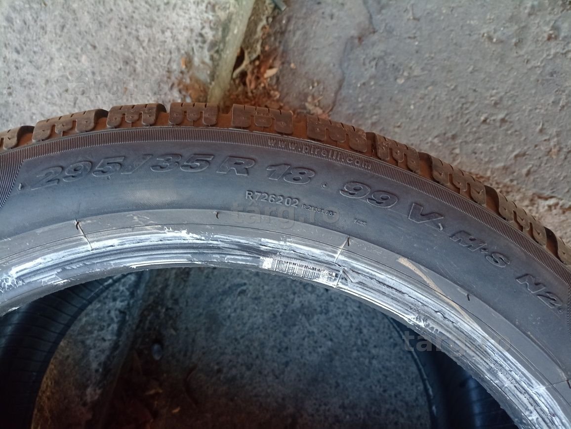 2 anvelope de iarna Pirelli 295/35 R18 dot 2319 4
