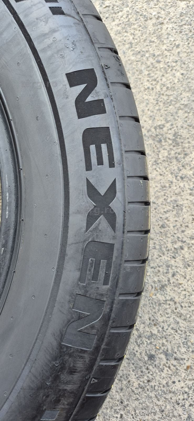 4 anvelope vara 235/60/17,doua Nexen,doua Michelin.Pretul este pe bucata. 4