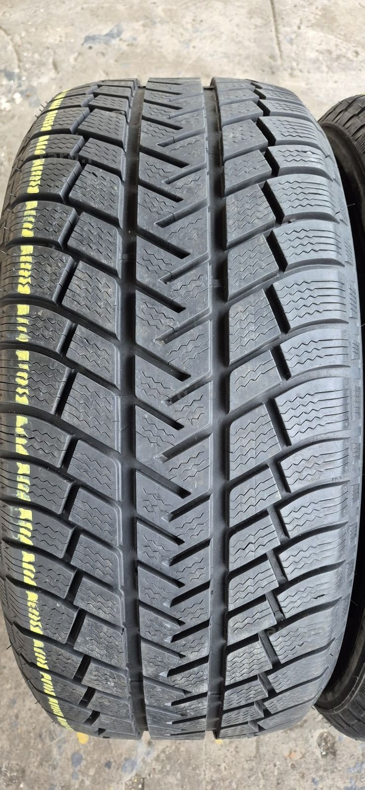 4 anvelope iarna ca noi Michelin 255/50/19.Pretul este pe bucata. 3