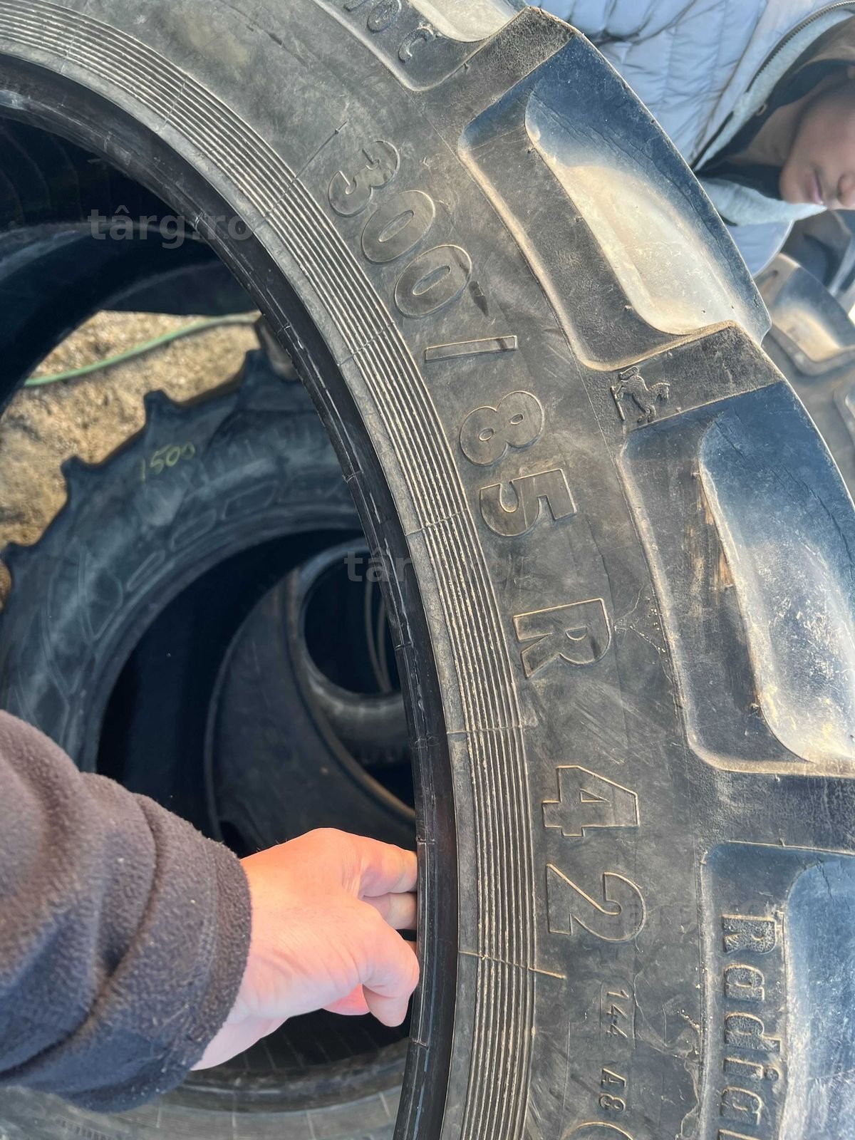 Anvelope sh 300/85 R42 Continental 2