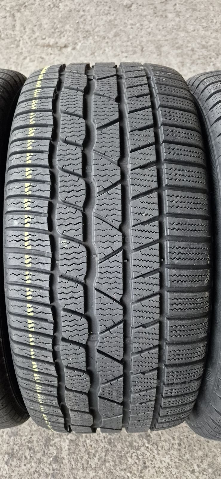 4 anvelope iarna Continental 255/45/17.Pretul este pe bucata. 3