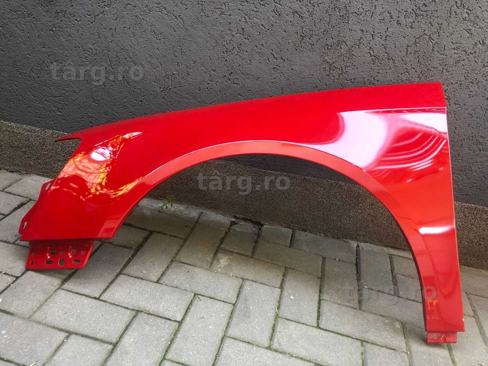 Aripa Fata Stanga VW Passat B6 An 2005-2011 Vopsita Rosu