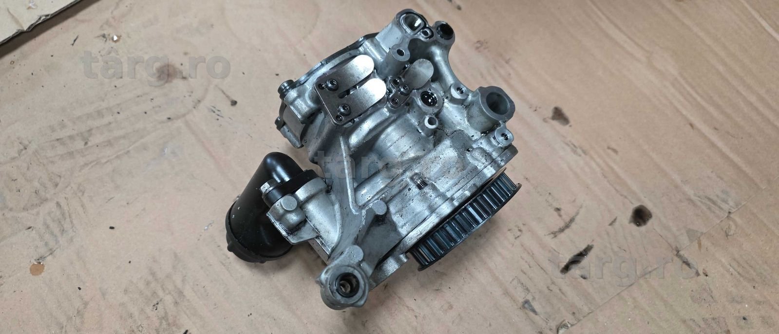 Pompa ulei AUDI A4 B8 / A5 8T / Q5 8R / A6 C7 2.0 TDI CSU CNH 2014 2015 / 2016 2017