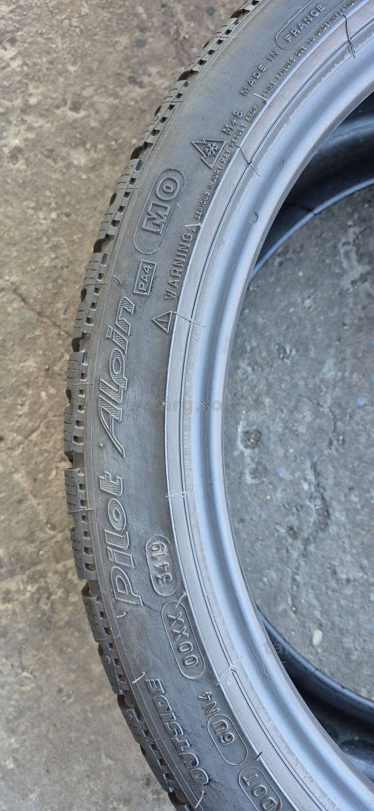 4 anvelope iarna ca si noi Michelin 255/35/19.Pretul este pe bucata. 5