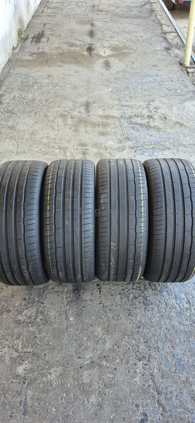 4 anvelope vara Hankook 265/40/22,dot 2021-2022.Pretul este pe bucata.