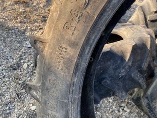 Cauciucuri/anvelope inguste 9.5 R44 2