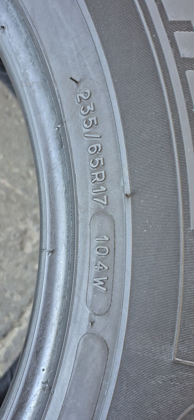 4 anvelope vara Michelin 235/65/17.Pretul este pe bucata. 6