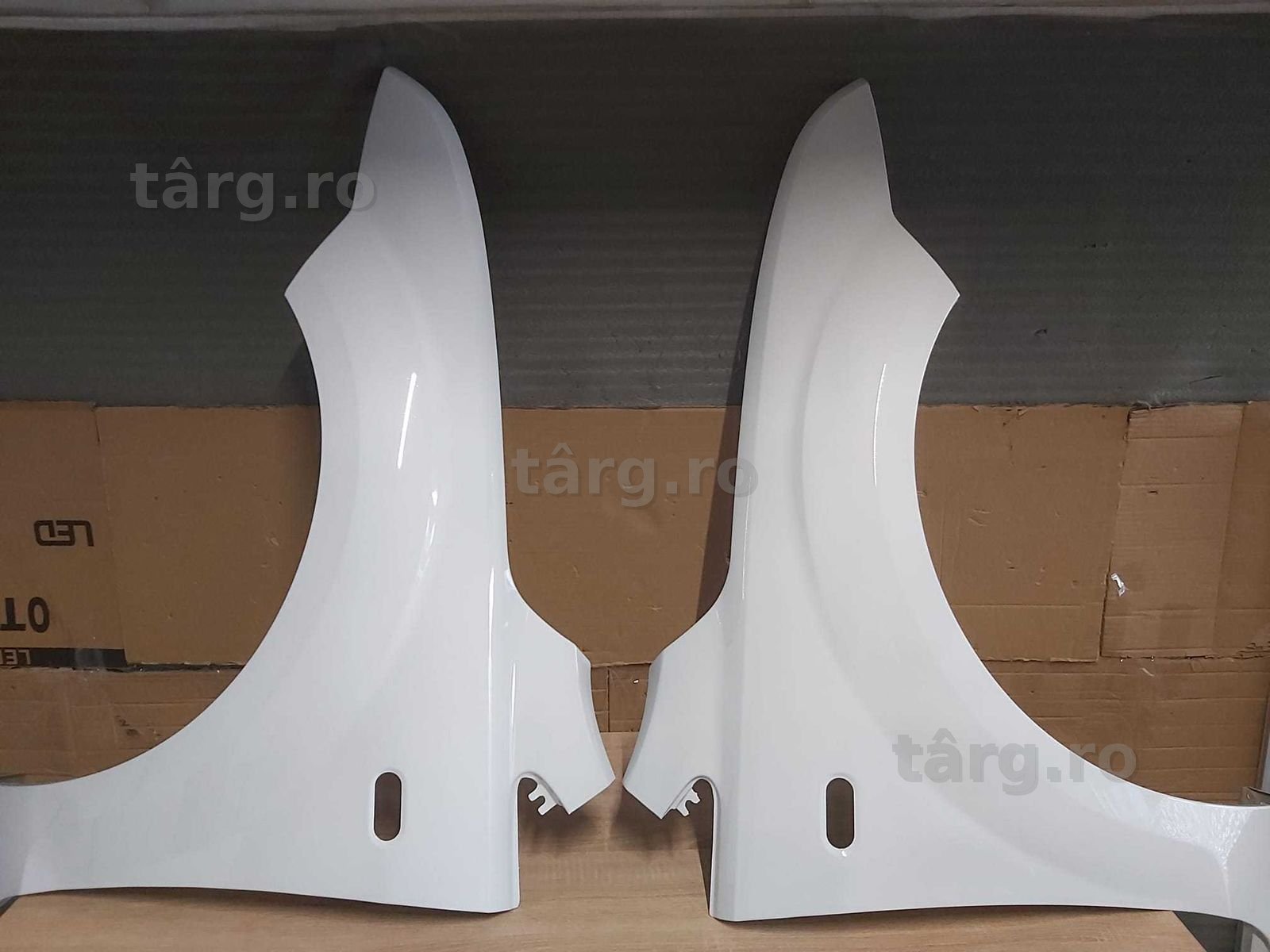 Aripa Fata Dreapta&Stanga Ford Focus 2/II 2004-2008 (Frozen White)