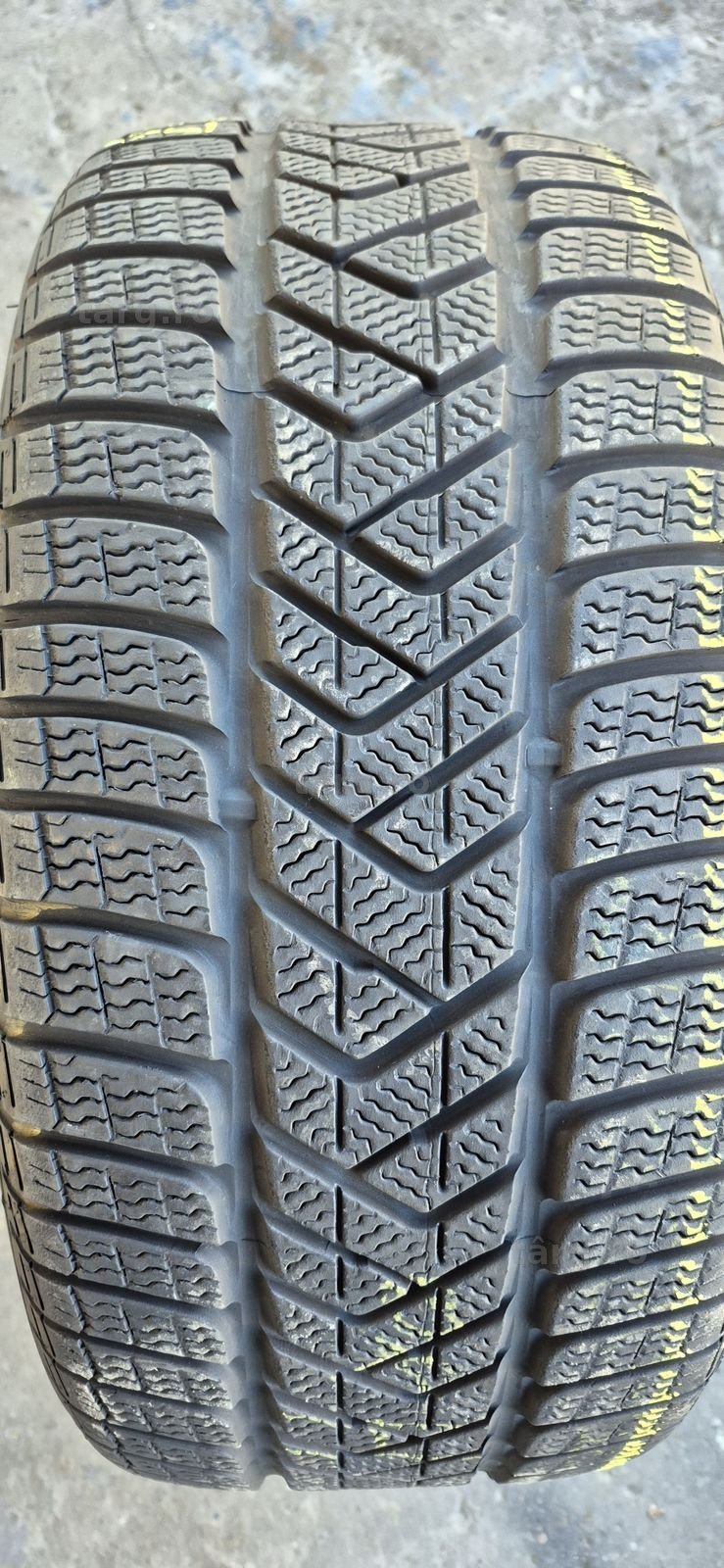2 anvelope iarna Pirelli 245/30/20.Pretul este pe bucata. 3
