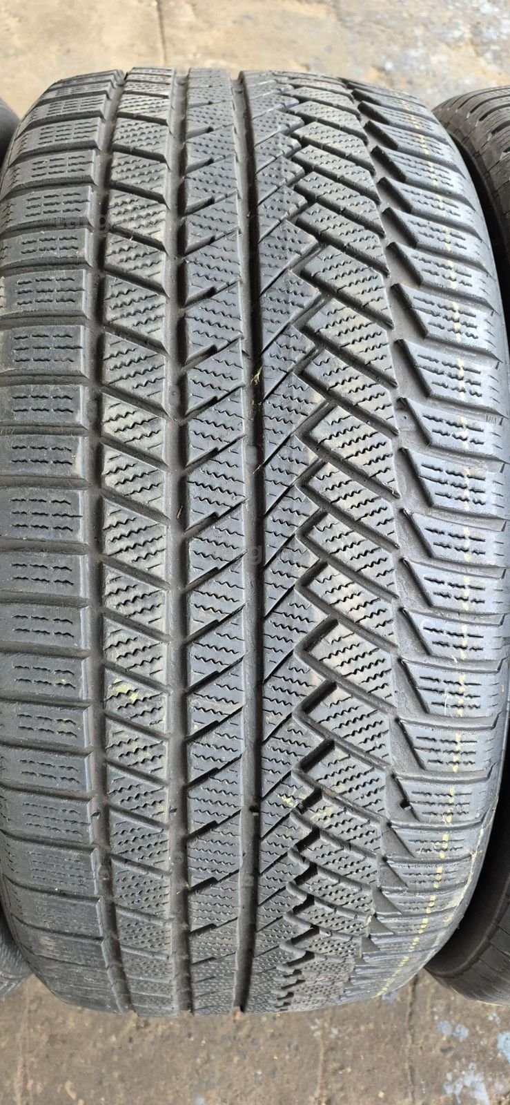 4 anvelope iarna Continental 285/45/22.Pretul este pe bucata. 3