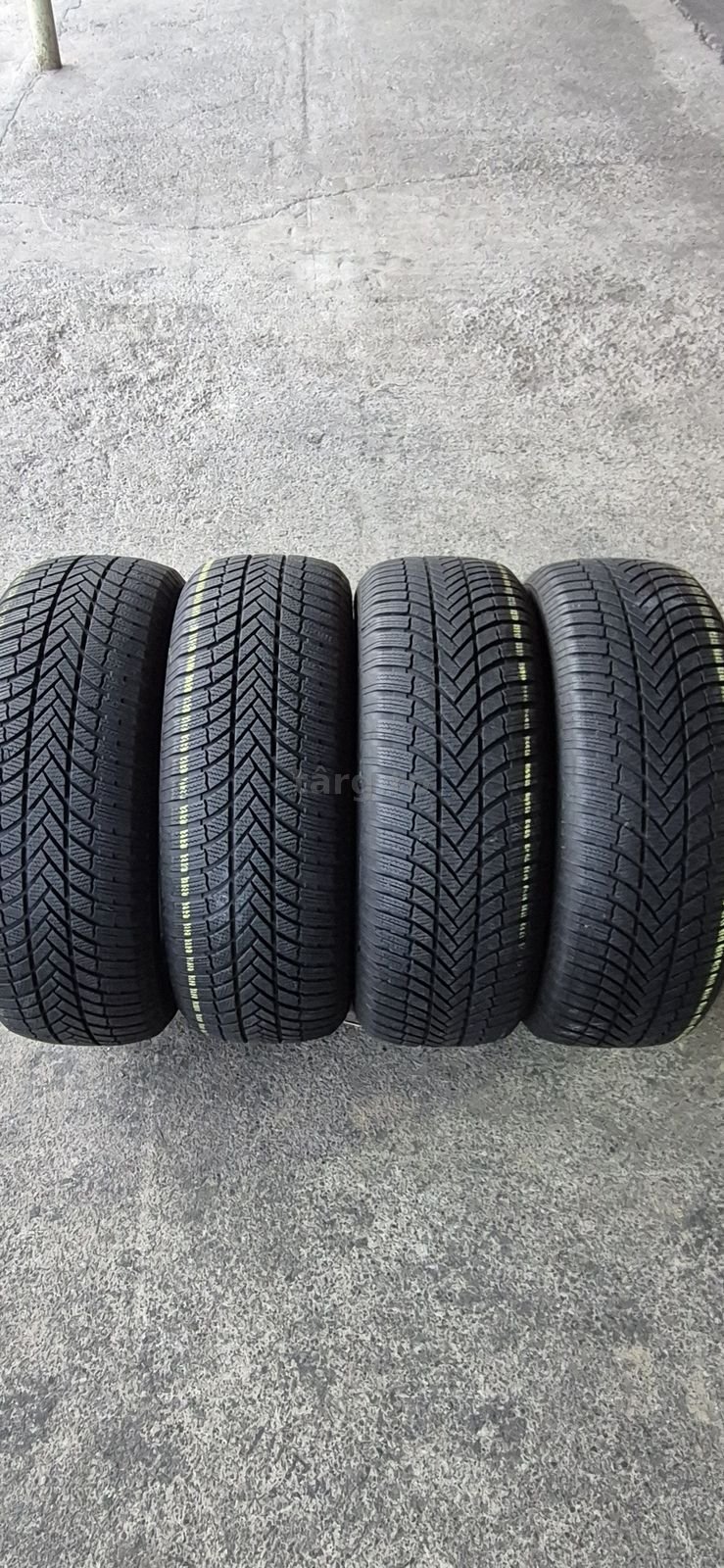 4 anvelope iarna Bridgestone 265/60/18,dot 2022.Pretul este pe bucata.