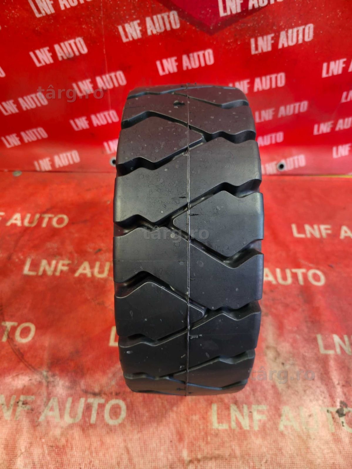 Anvelopa Strivuitor Solid Plina - 18x7-8 - Bergougnan Expert NOU