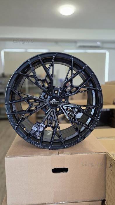 Jante R19 5x112 Forzza Spectrum Flow Forged Noi Audi A3 A4 A5 A6 A7 A8 Q3 Q5 Q7 Mercedes C E S CLA CLS GLC GLE BMW G20 G30 F40 X1 X3 Seat Leon Cupra
