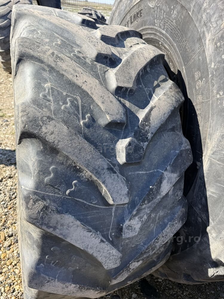 540/65r28 bkt tractor