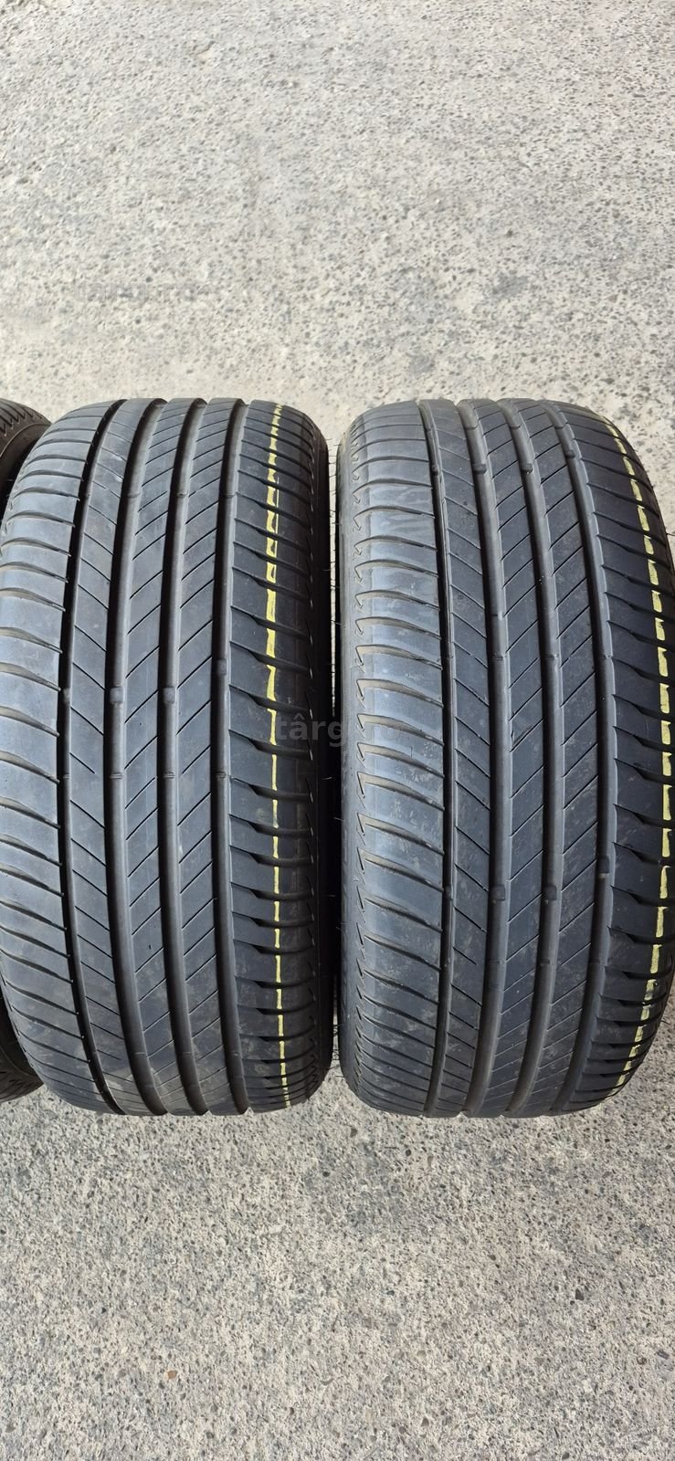 4 anvelope vara Bridgestone 225/45/17.Pretul este pe bucata. 2