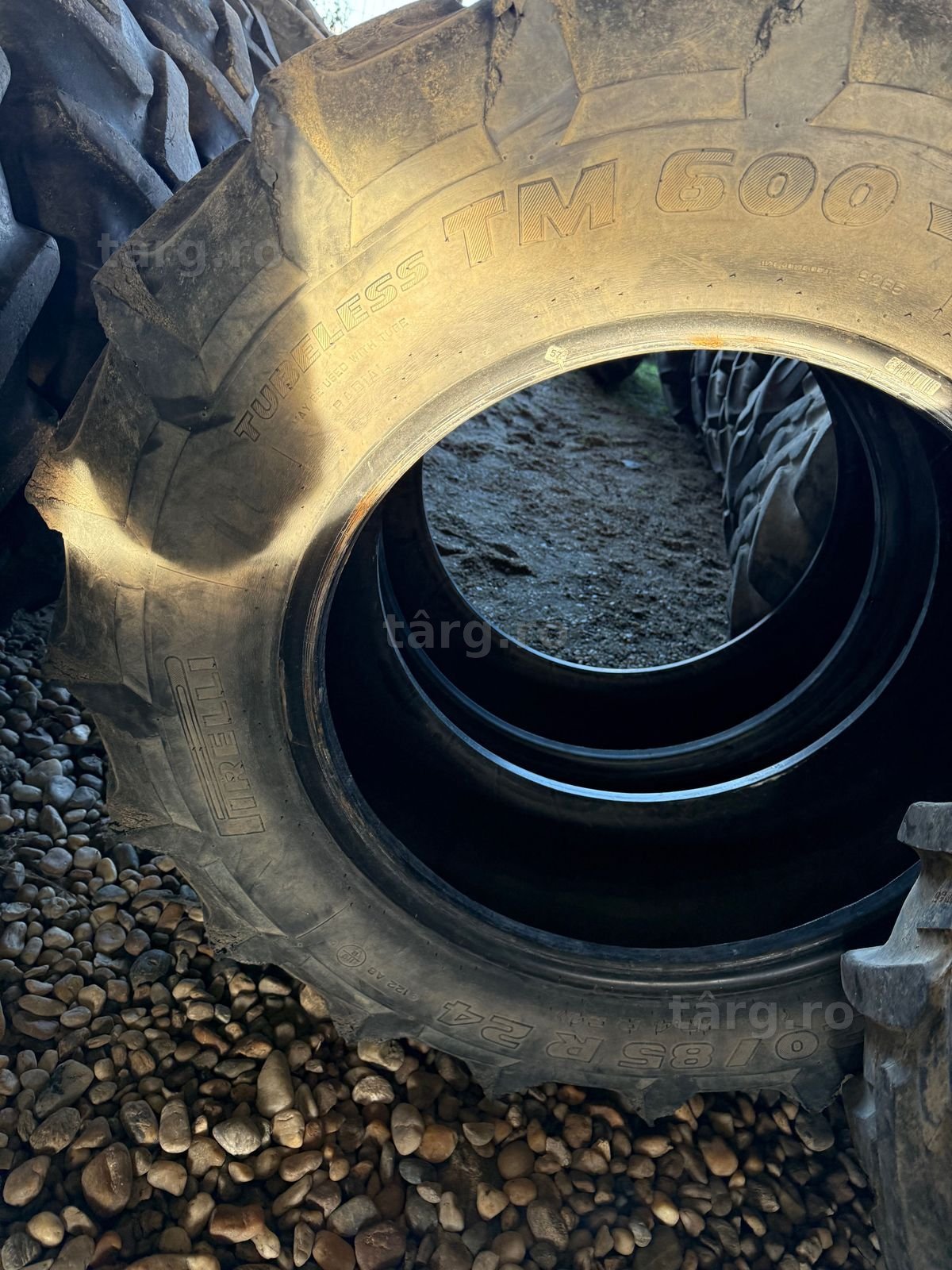 12,4r24 pirelli set 4