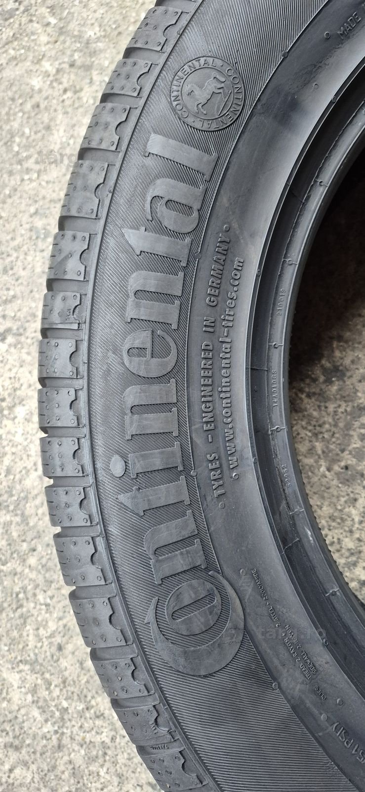 2 anvelope iarna Continental 235/65/18,dot 2020.Pretul este pe bucata 3