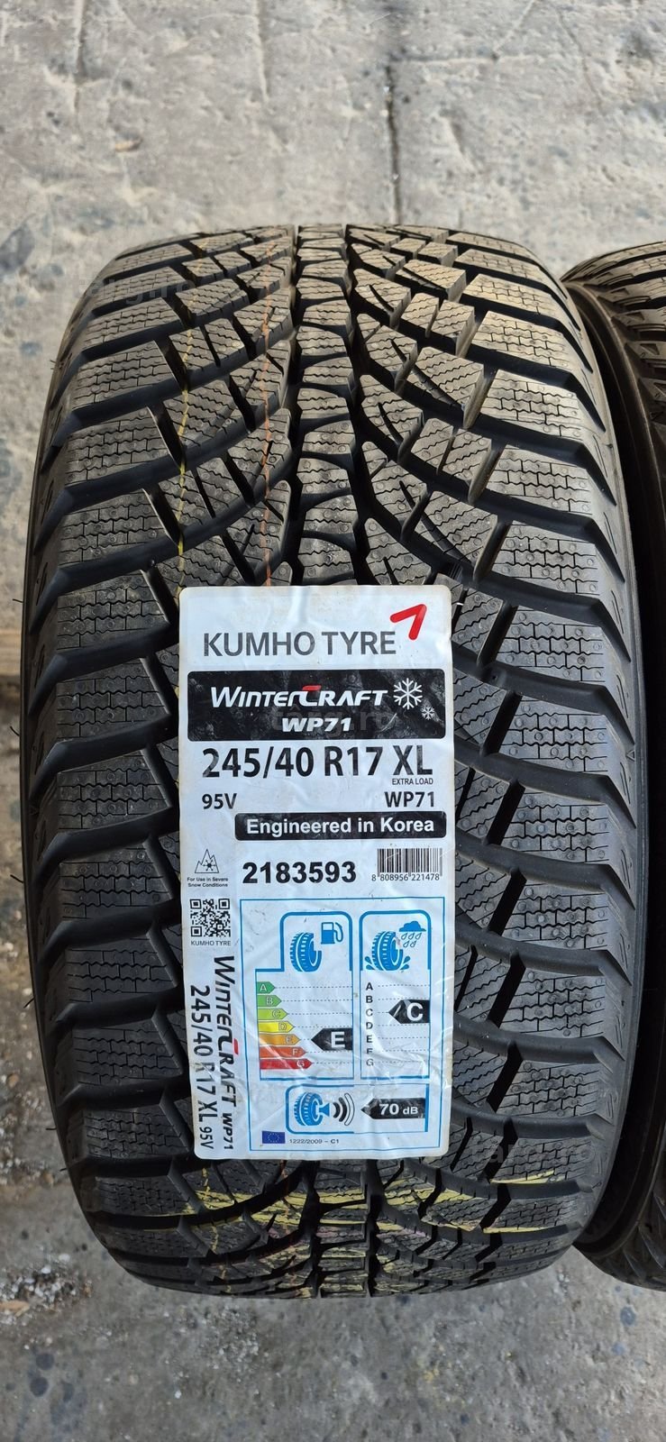 2 anvelope iarna noi Kumho 245/40/17.Pretul este pe bucata 2