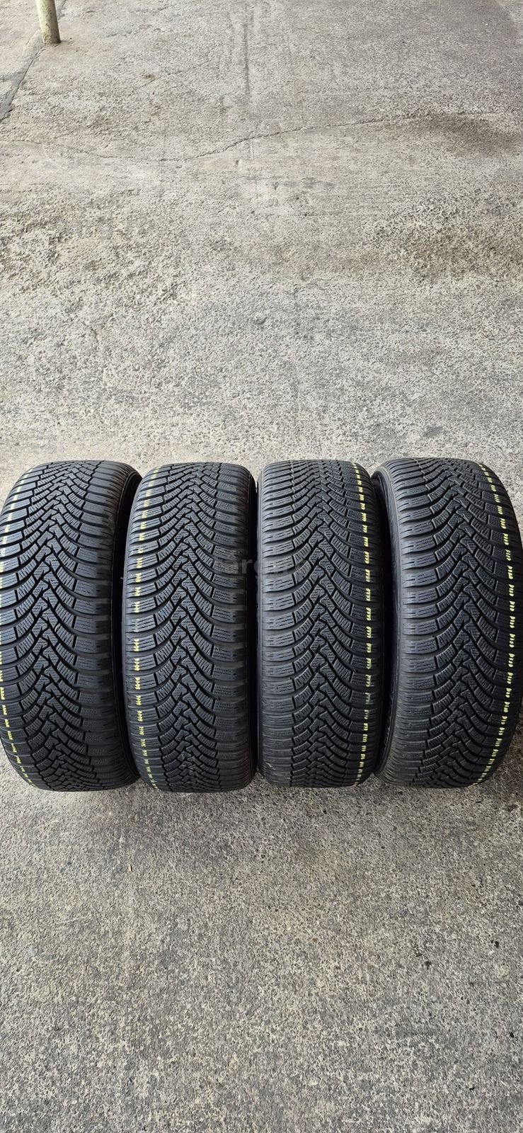 4 anvelope iarna Falken 215/45/18.Pretul este pe bucata.