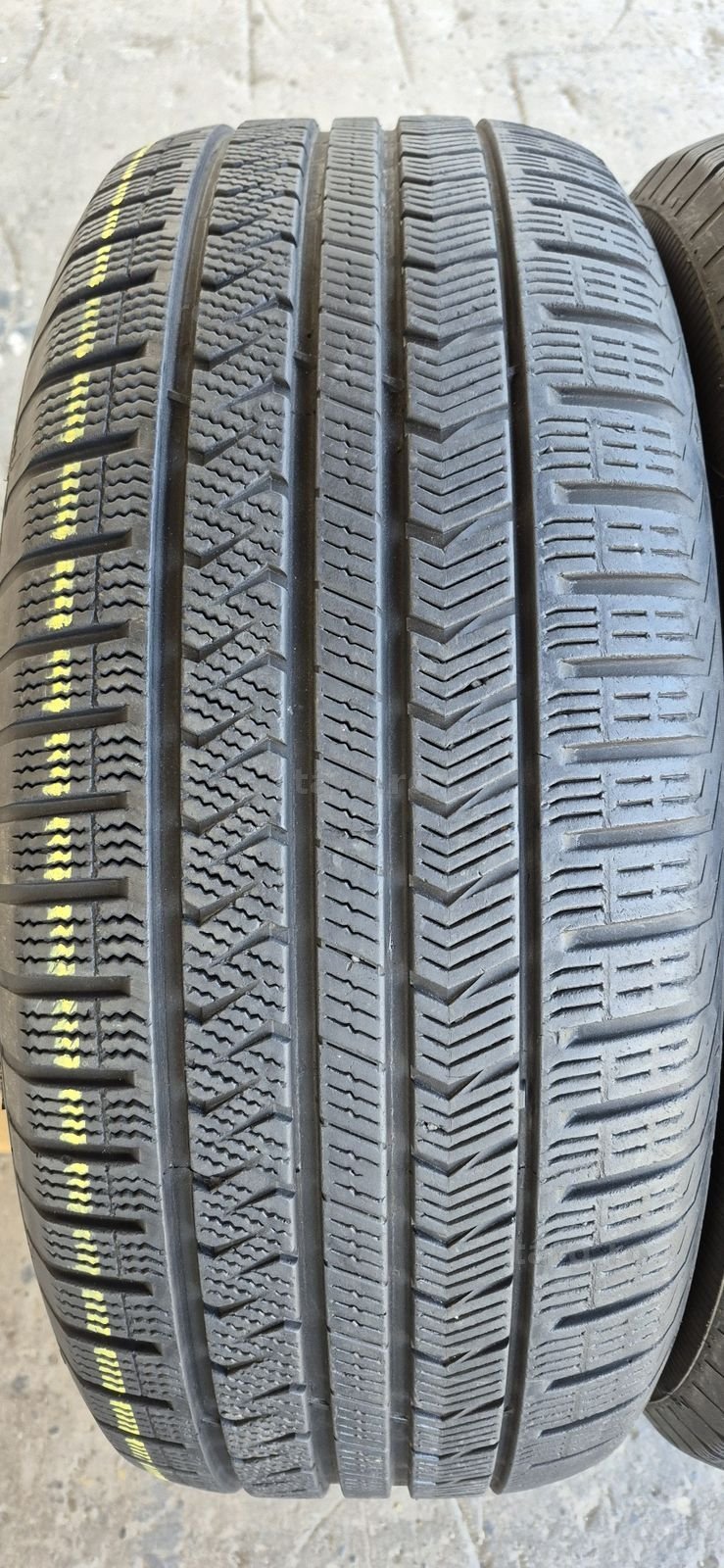 2 anvelope M+S Vredestein 255/60/17.Pretul este pe bucata. 2