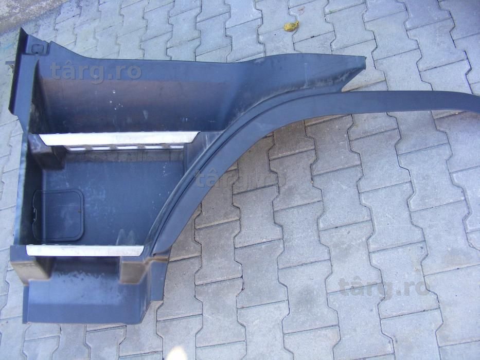 Scara superioara dreapta stanga piese dezmembrari Volvo FH