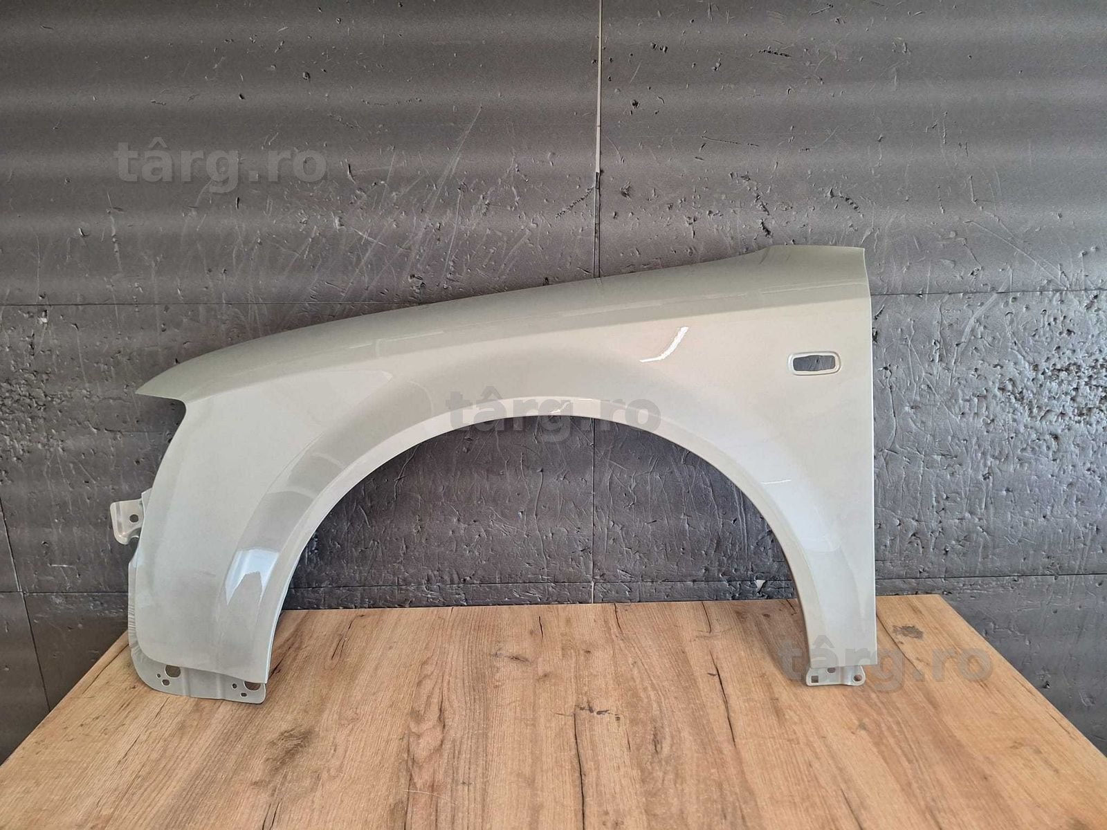 Aripa Fata Stanga Audi A4 B6 An 2000-2004 (LY1X (Auriu))