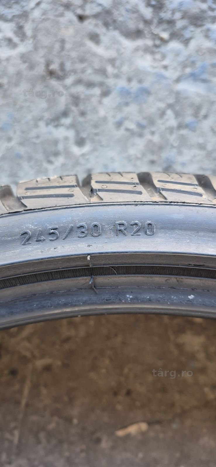 2 anvelope iarna Pirelli 245/30/20.Pretul este pe bucata. 4