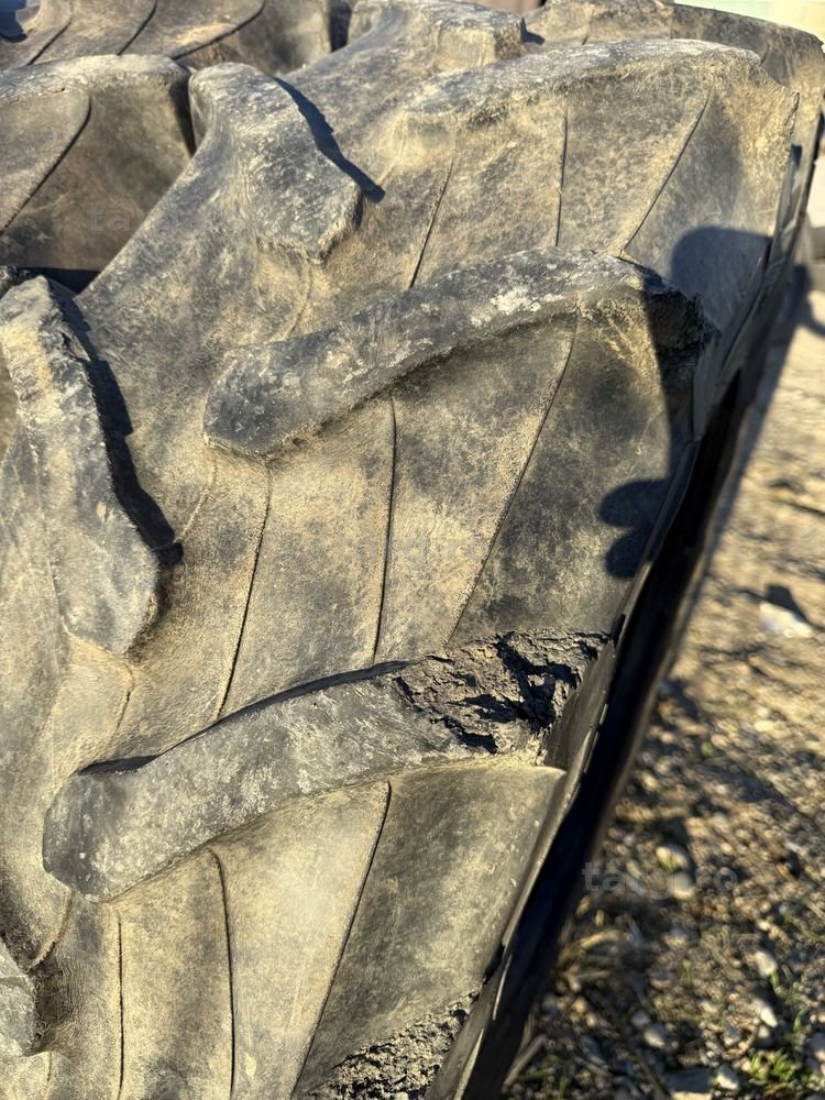 12,4r24 pirelli tractor 3