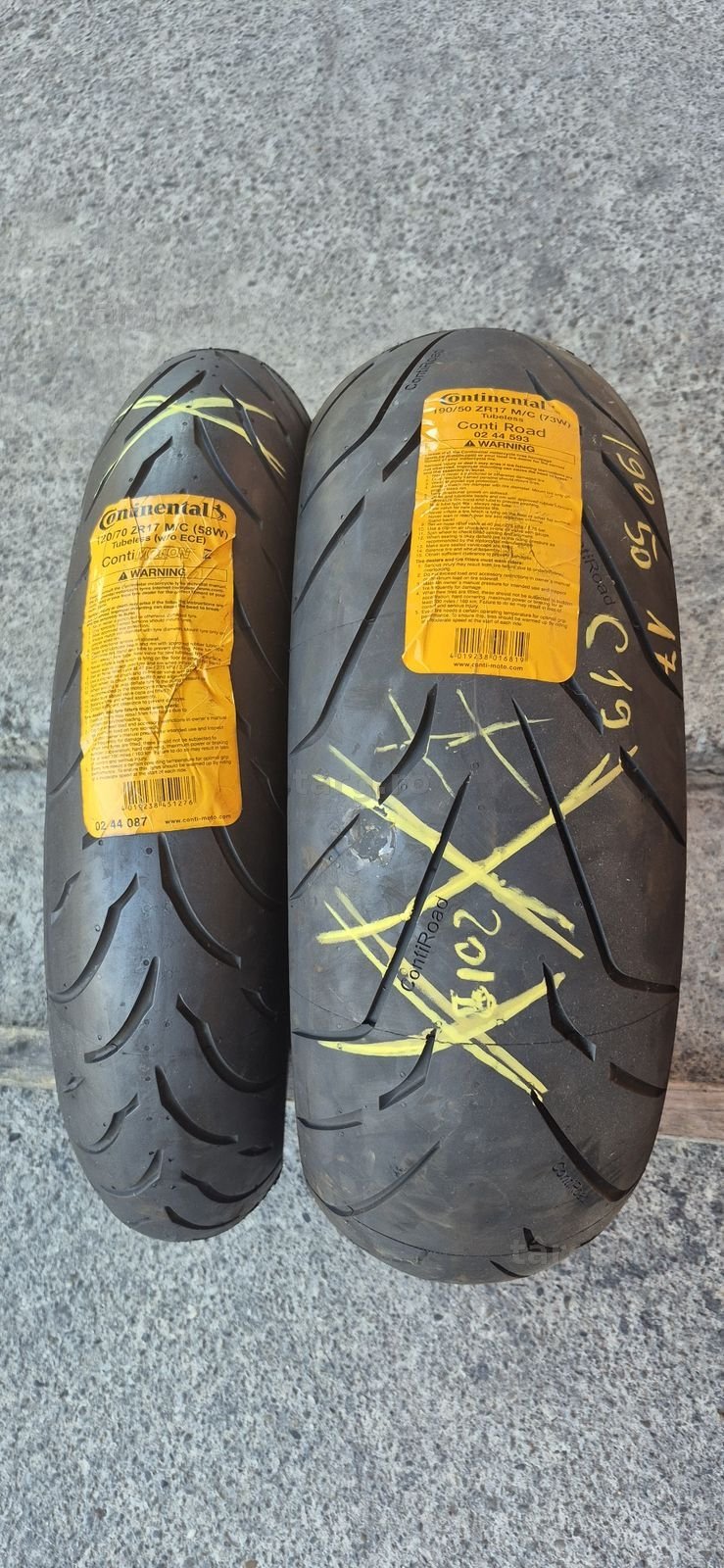2 anvelope moto noi Continental,fata 120/70 ZR17 M/C,spate 190/50 ZR17 M/C.Pretul este pe bucata.