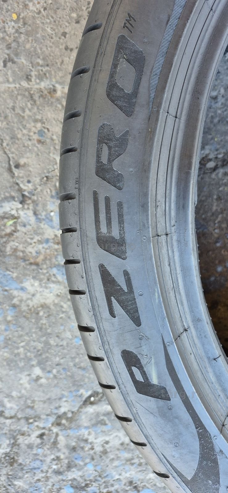 2 anvelope vara runflat Pirelli 315/35/21,dot 2021.Pretul este pe bucata. 4