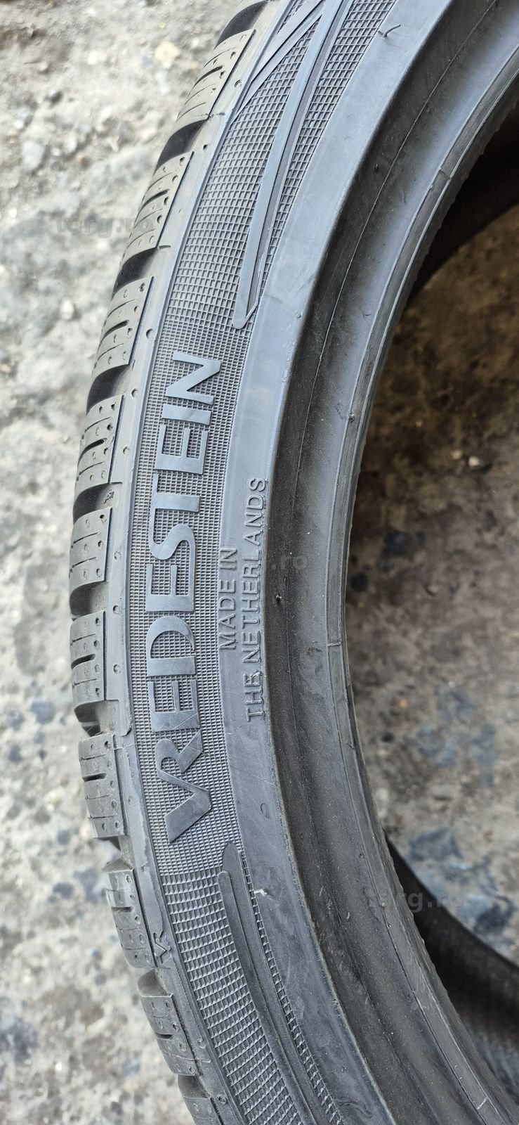 4 anvelope iarna Vredestein 255/35/19.Pretul este pe bucata 4