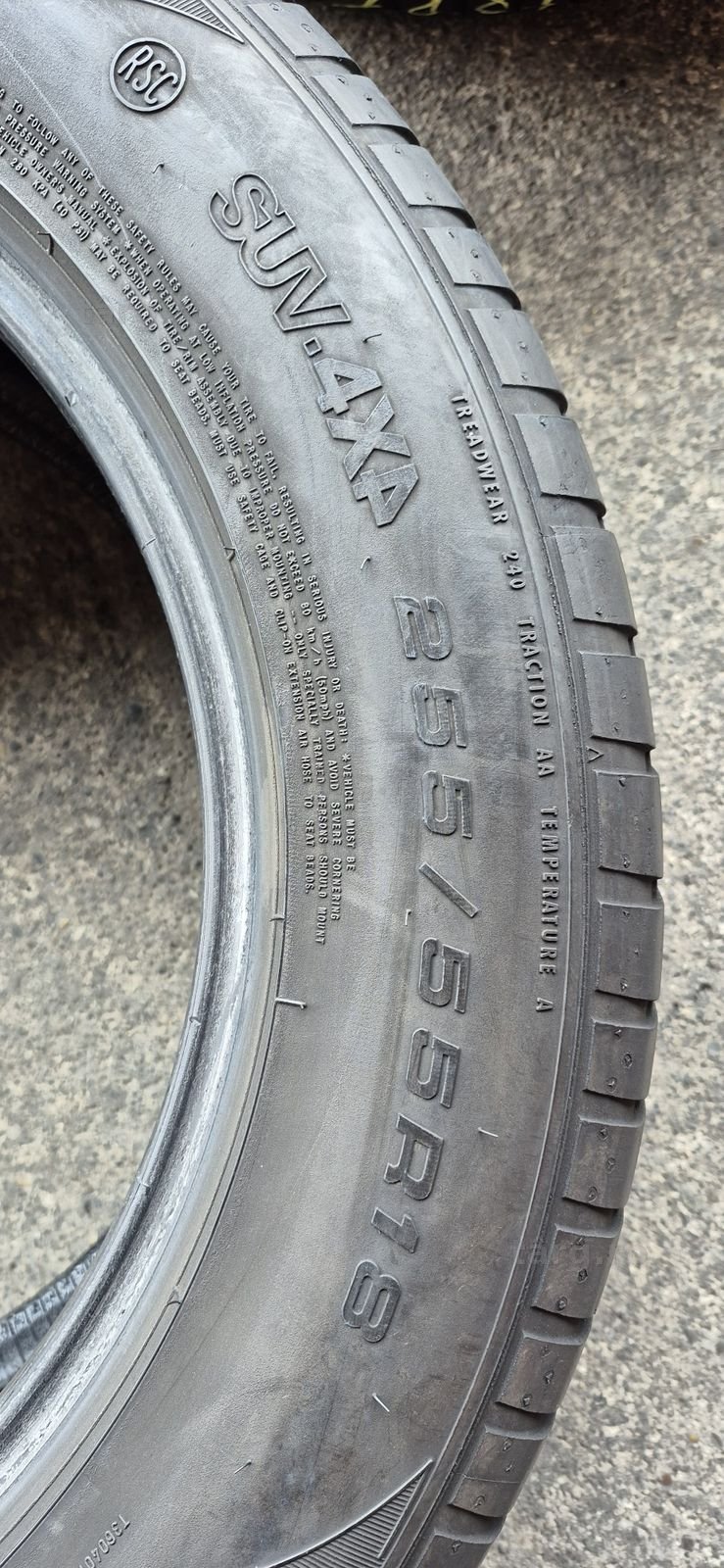 4 anvelope vara runflat Goodyear 255/55/18.Pretul este pe bucata. 6