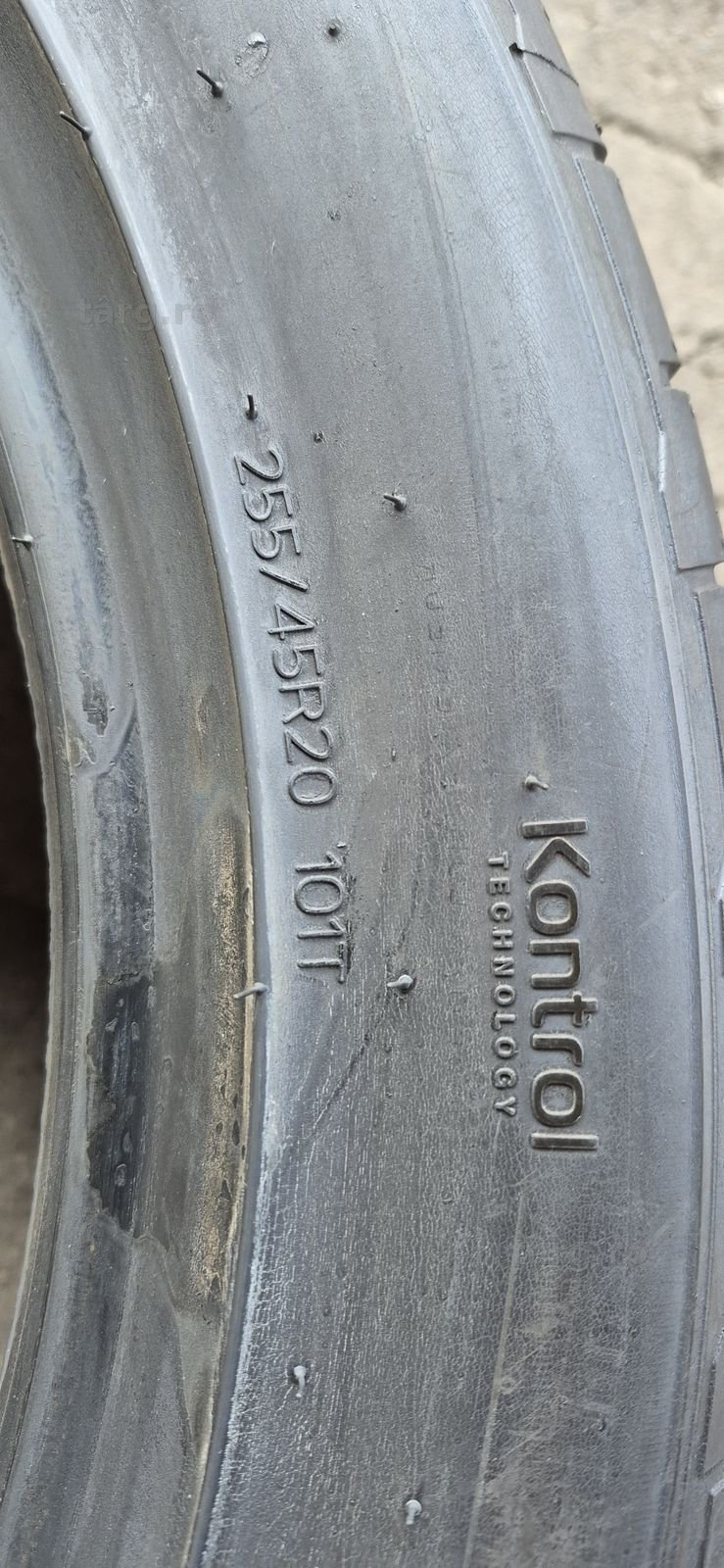 4 anvelope vara,fata Hankook 255/45/20,spate Dunlop 285/40/20.Pret/buc 5
