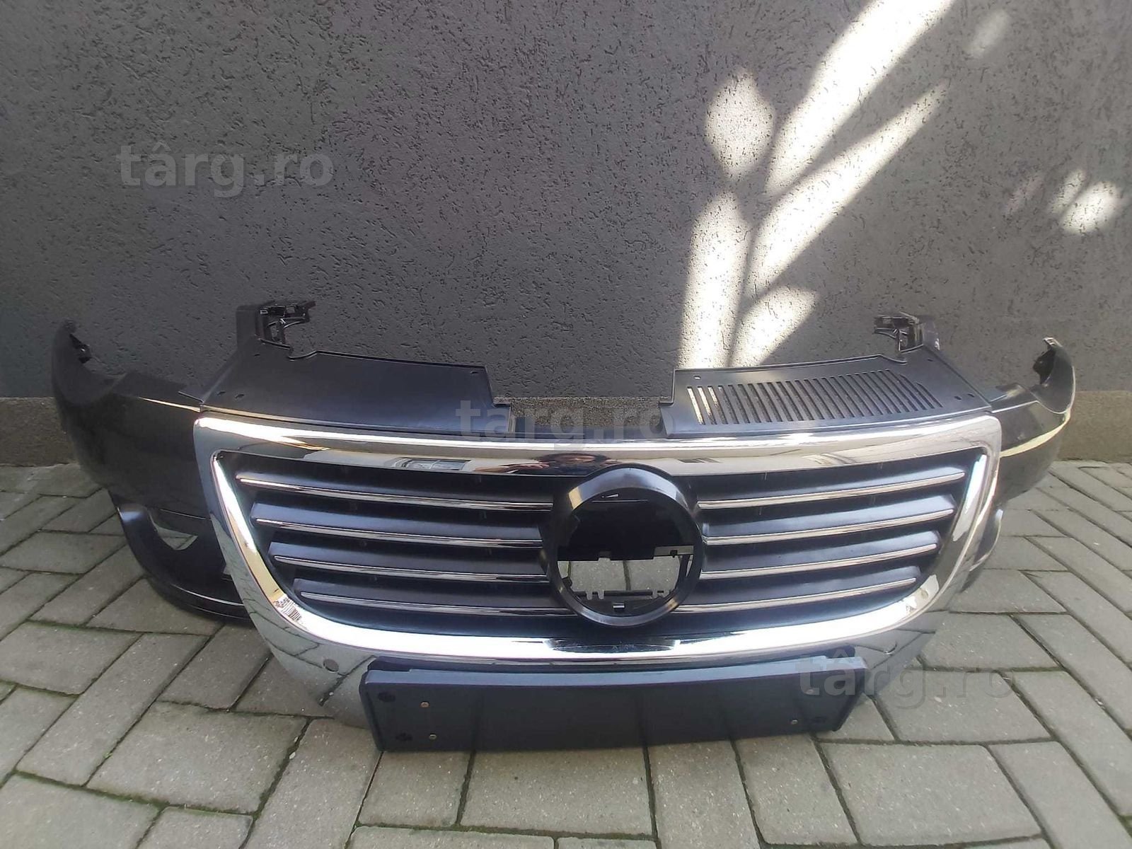 Bara Senzori & Grila Radiator VW Passat B6 2005-2011 Vopsita Maro