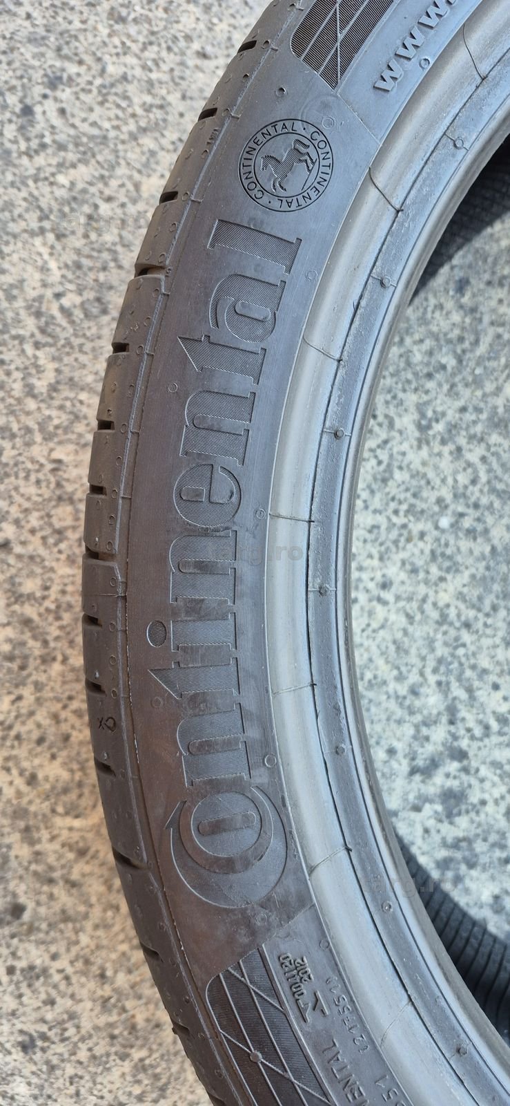 4 anvelope vara Continental,fata ca noi 225/40/18,spate 15% uzura 255/35/18.Pretul este pe bucata. 4