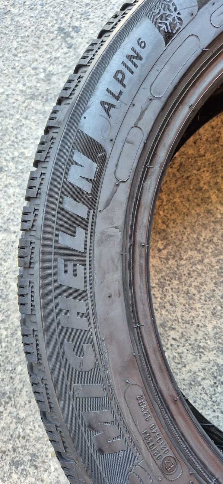 2 anvelope iarna ca noi Michelin 195/60/18,dot 2023.Pretul este pe bucata. 4