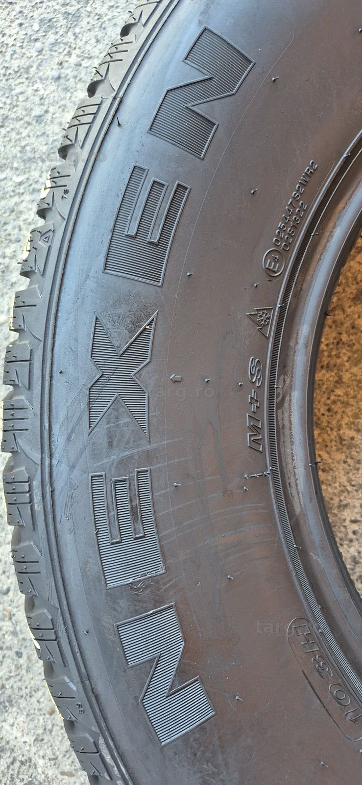 4 anvelope iarna noi Nexen 225/70/16.Pretul este pe bucata. 4