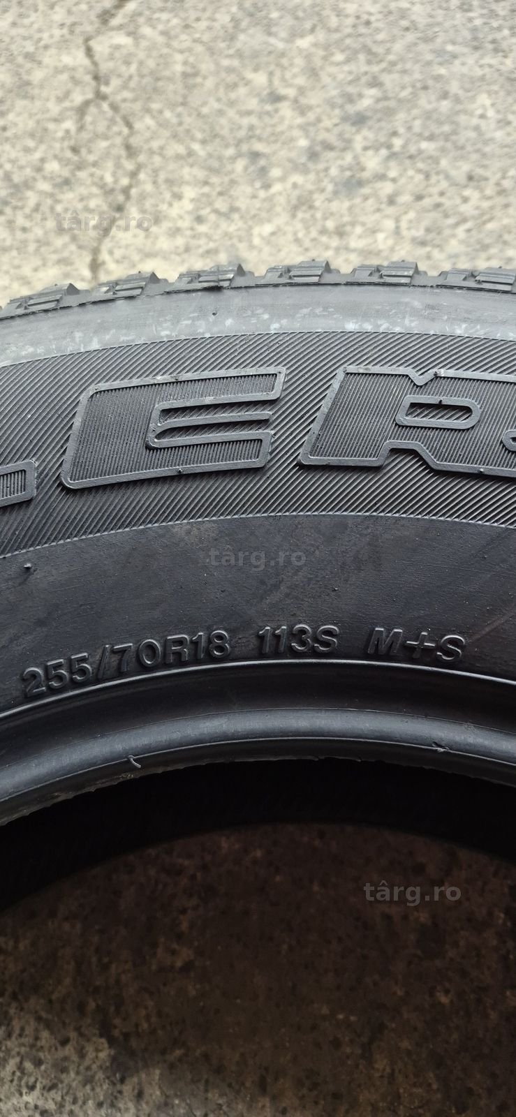 4 anvelope M+S Bridgestone 255/70/18.Pretul este pe bucata. 5
