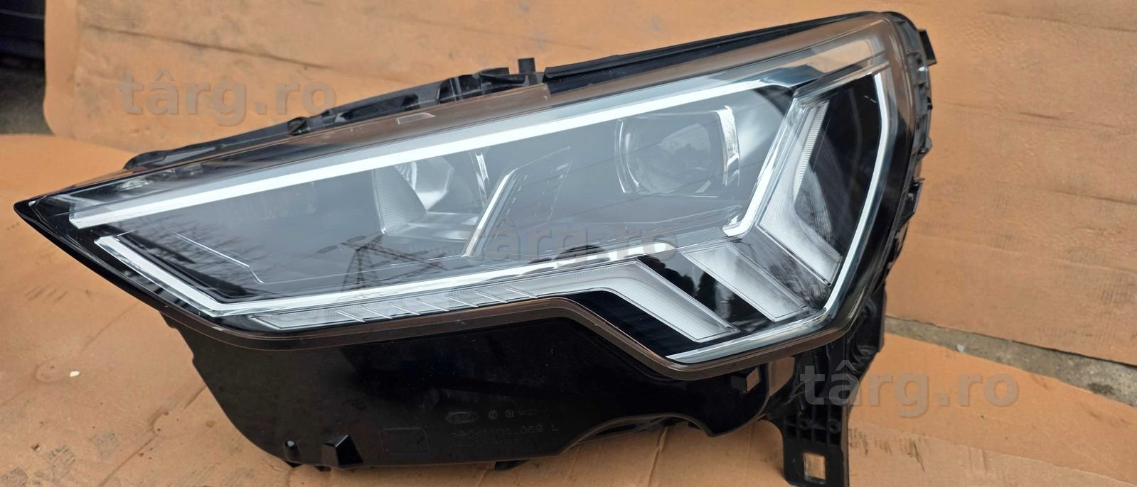 Far stanga FULL LED Audi Q3 F3 83A 2020 / 2021 / 2022 2023