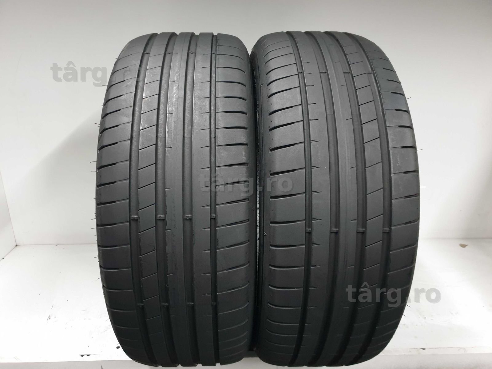 Anvelope Second Hand Dunlop Vara-225/45 R19 92W,in stoc R17/18/20