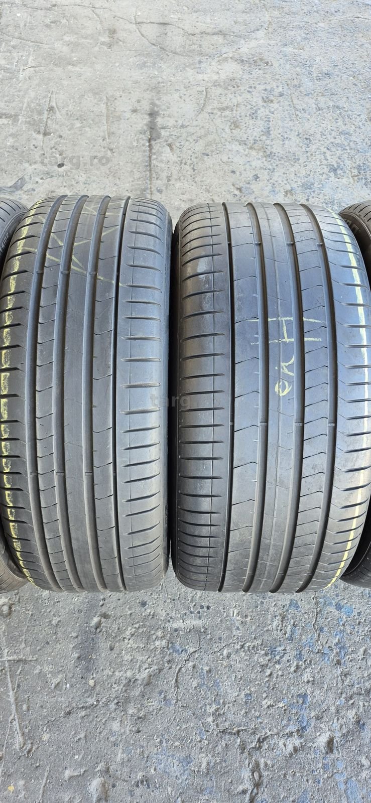 4 anvelope vara Pirelli,fata 245/40/21,spate 275/35/21.Pretul este pe bucata. 2