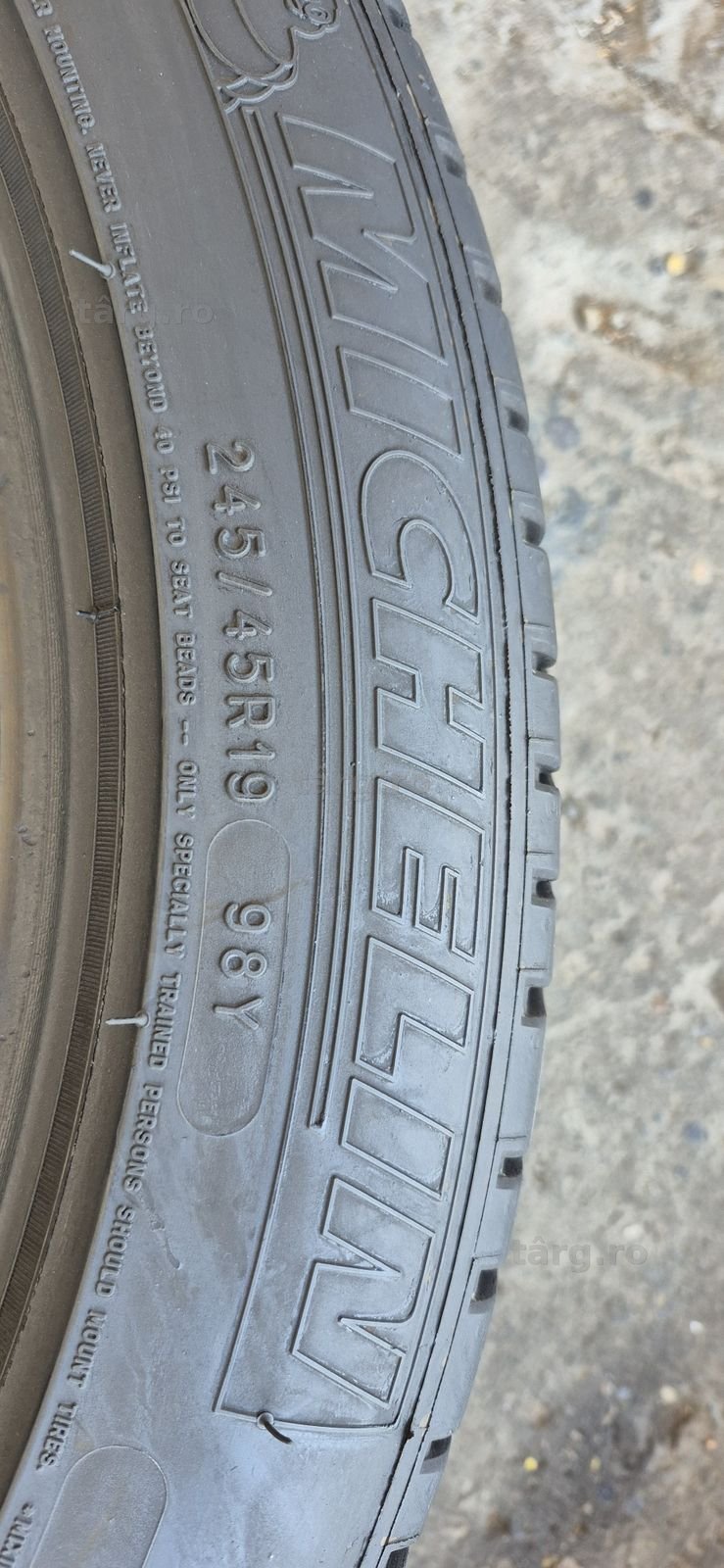 4 anvelope vara runflat Michelin,fata 245/45/19,spate 275/40/19.Pretul este pe bucata. 4