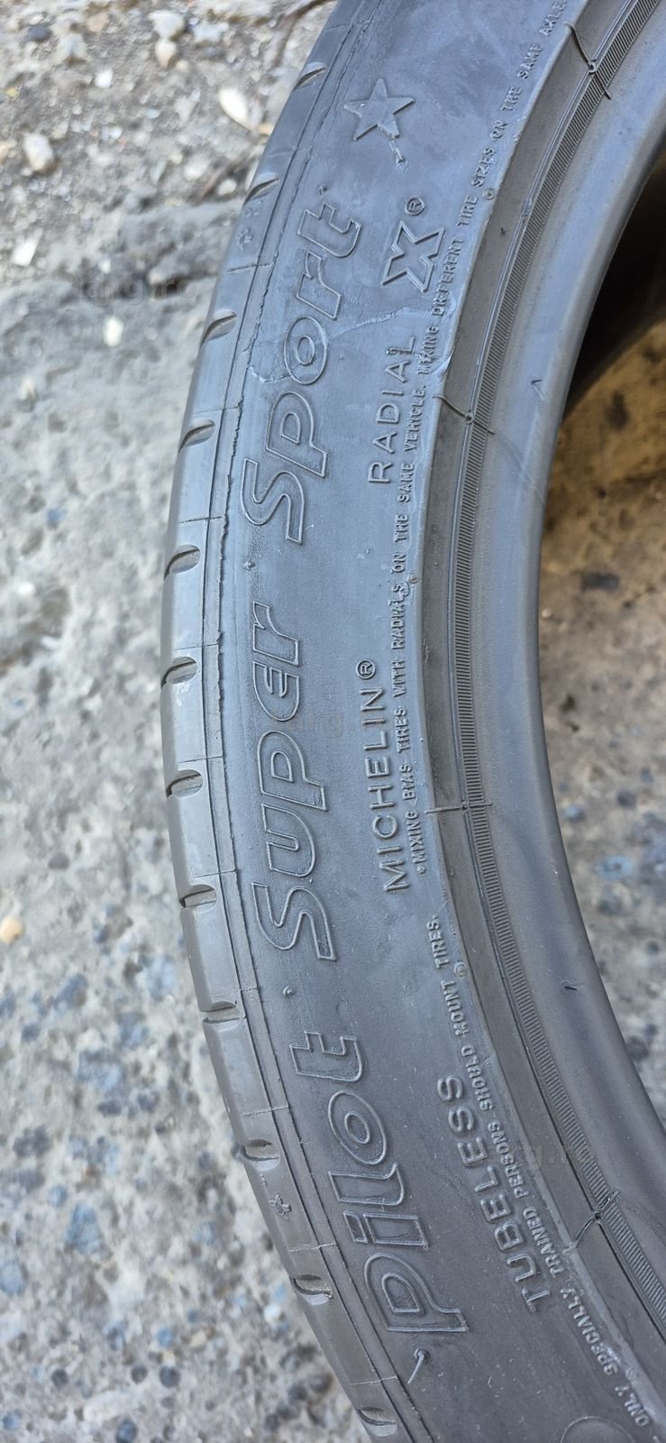 4 anvelope vara Michelin,fata 245/40/19,spate 275/35/19.Pretul este pe bucata 6